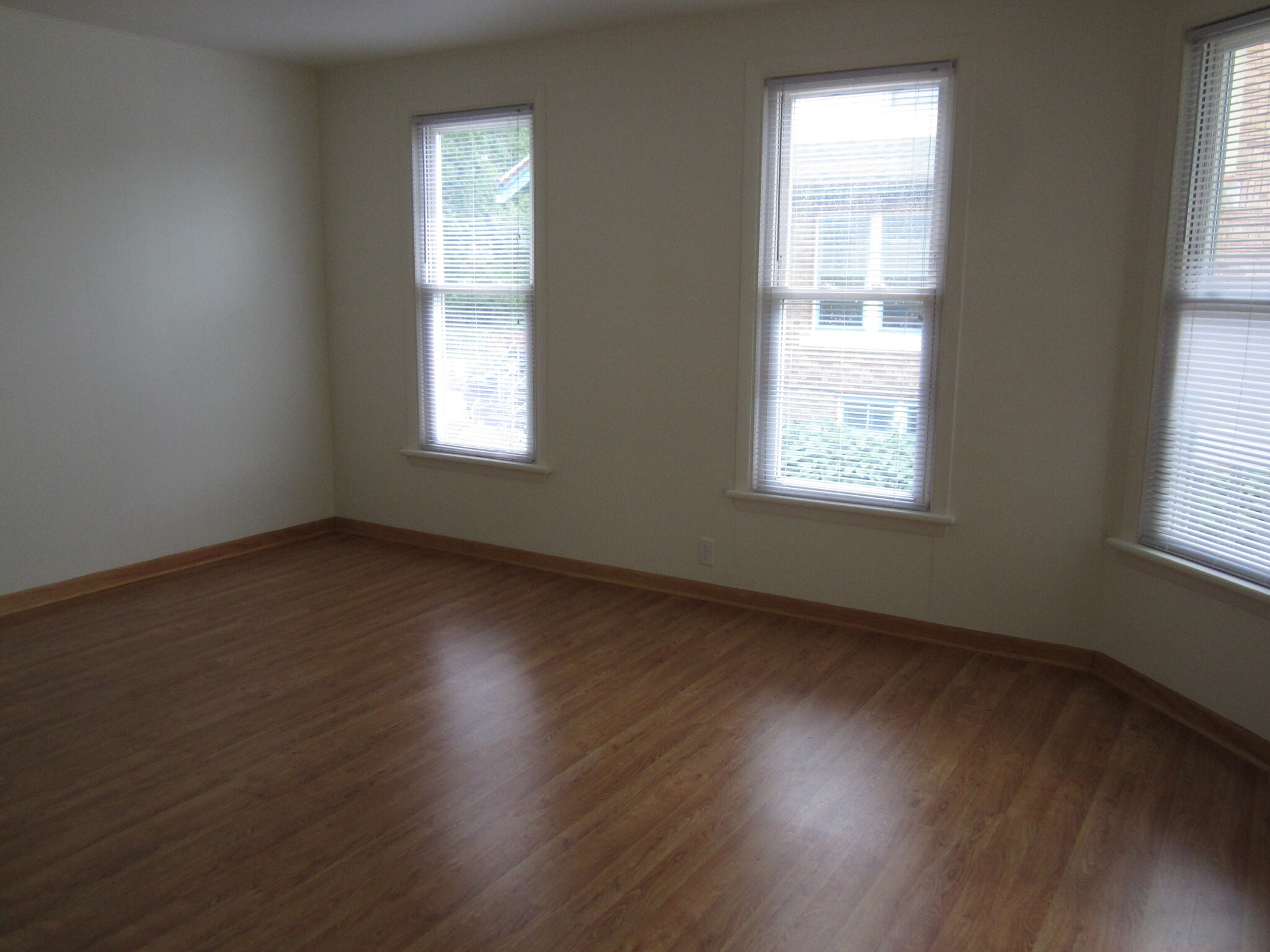 Building Photo - 107 N Park Ave