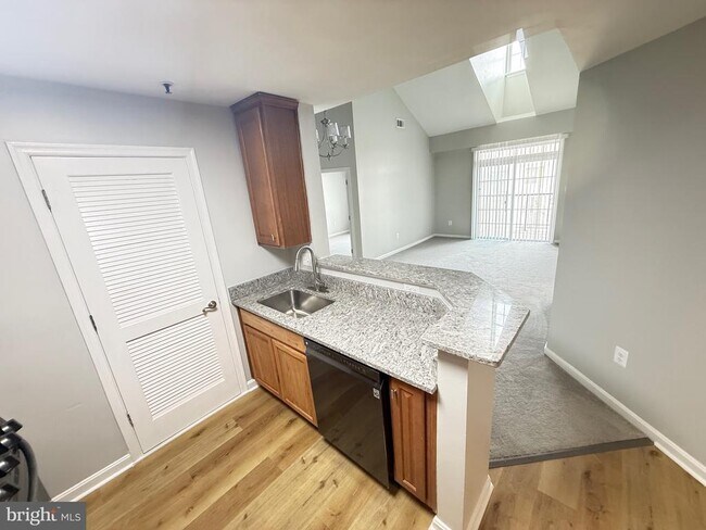 Building Photo - 21228 McFadden Square