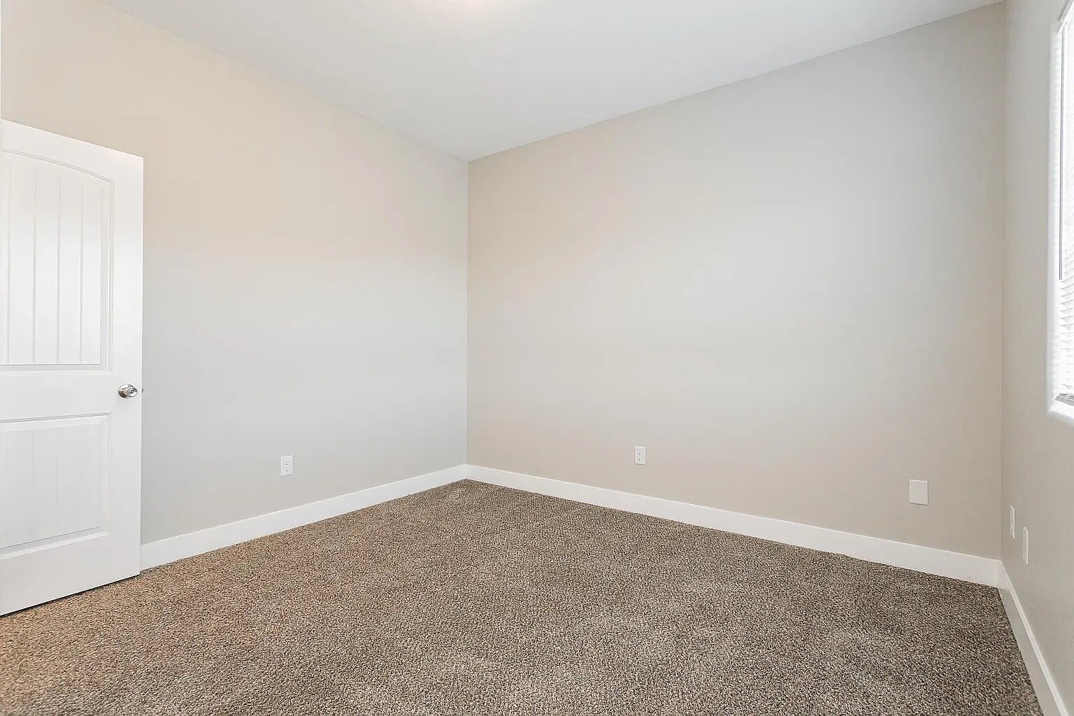 Building Photo - 1681 S Dandelion St