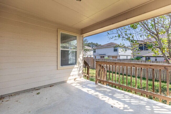 Building Photo - 8914 Walnut Springs