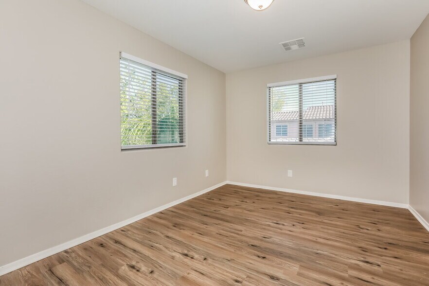 Building Photo - 11197 E Wallflower Ln