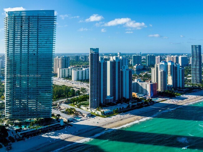 Building Photo - 18975 Collins Ave
