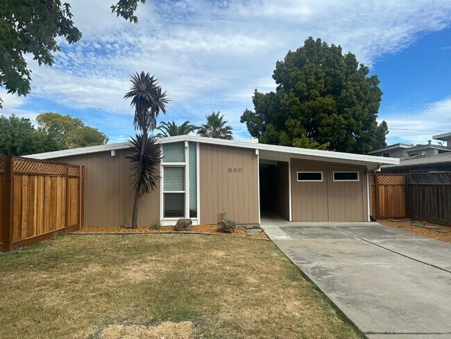 Building Photo - 990 Amarillo Ave