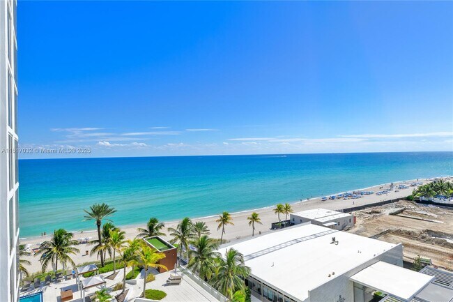 Building Photo - 18911 Collins Ave