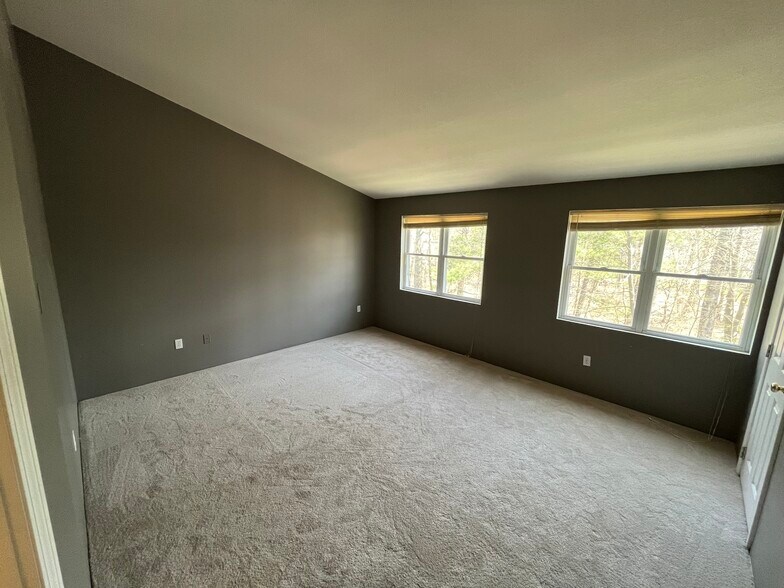 Priamry Bedroom(level 3) - 9 Ann Dr