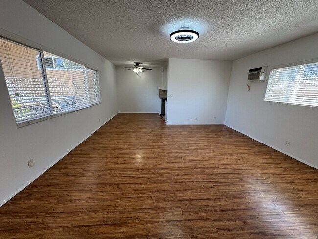Interior Photo - 11865 Rochester Ave