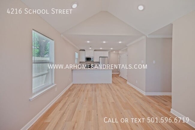 Building Photo - 4216 School St