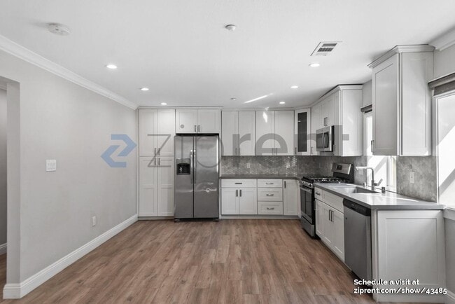 Building Photo - 1128 Adeline St
