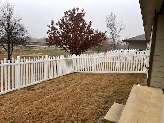 Building Photo - 711 Rolling Oak Dr