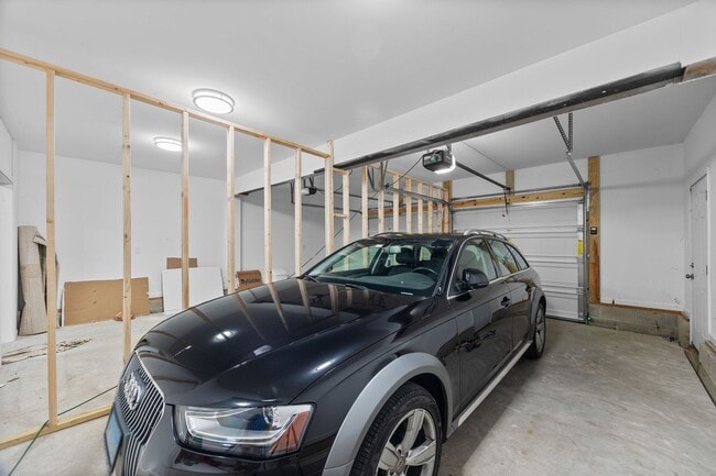 Building Photo - 607 Dowd St