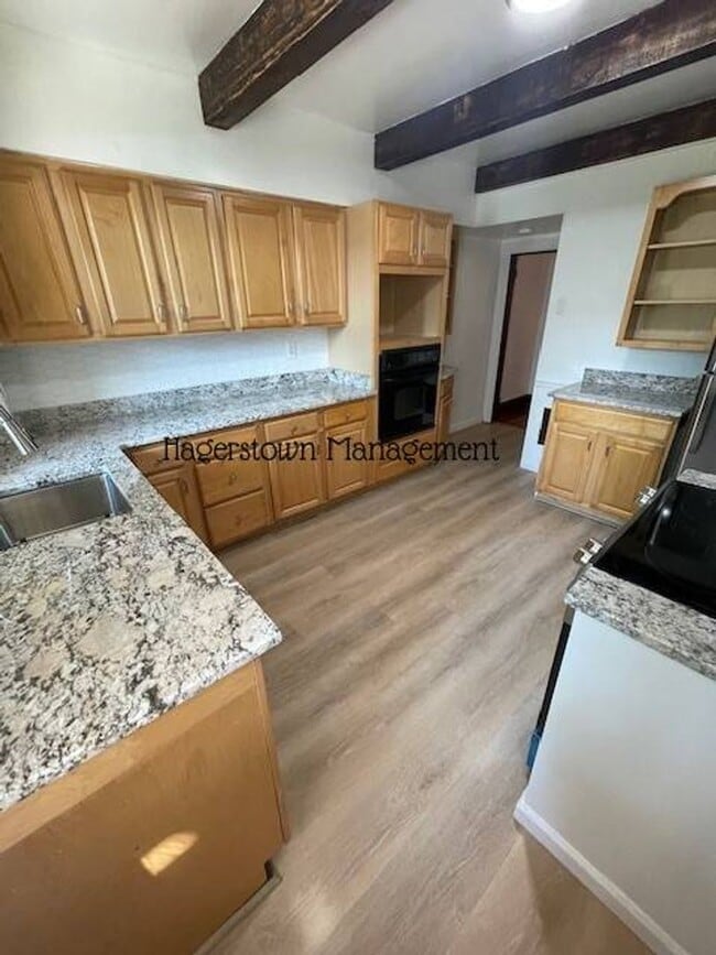 Building Photo - 3 BR North End Hagerstown