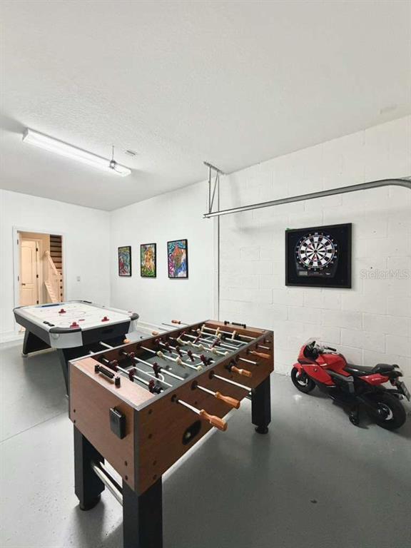 Building Photo - 8894 Candy Palm Rd