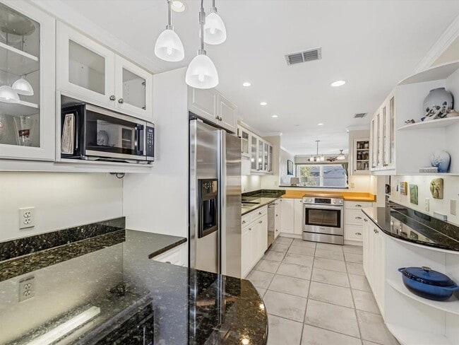Building Photo - 413 S Bayshore Blvd