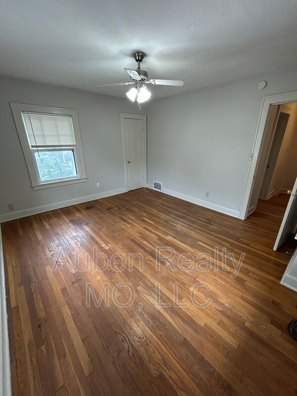 Building Photo - 5412 Harrison St