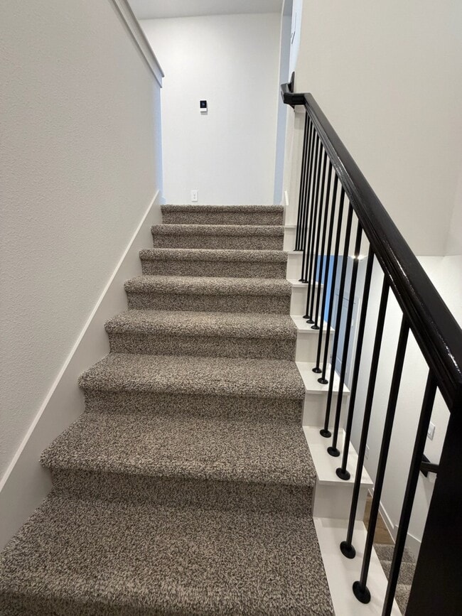 Building Photo - 3550 Blue Mockingbird St