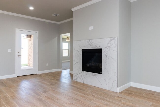 Building Photo - 2700 Tampa Bay Ave