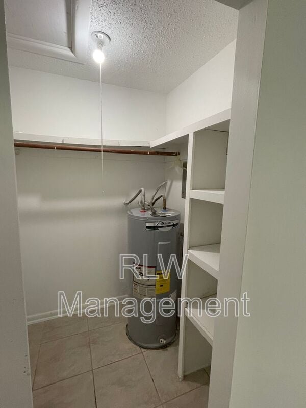 Building Photo - 425 S Seminole Ave