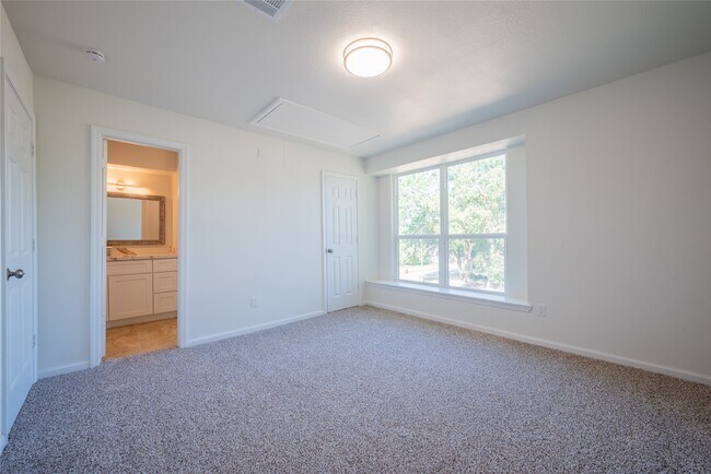 Building Photo - 1923 Big Horn Dr