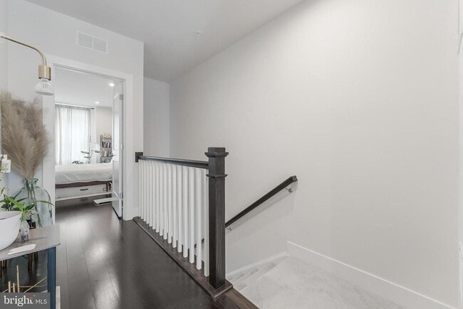Building Photo - 1668 Bandit Loop