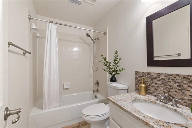 Building Photo - 1920 Sandstone Dr