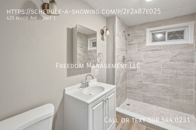 Building Photo - 425 Wood Ave