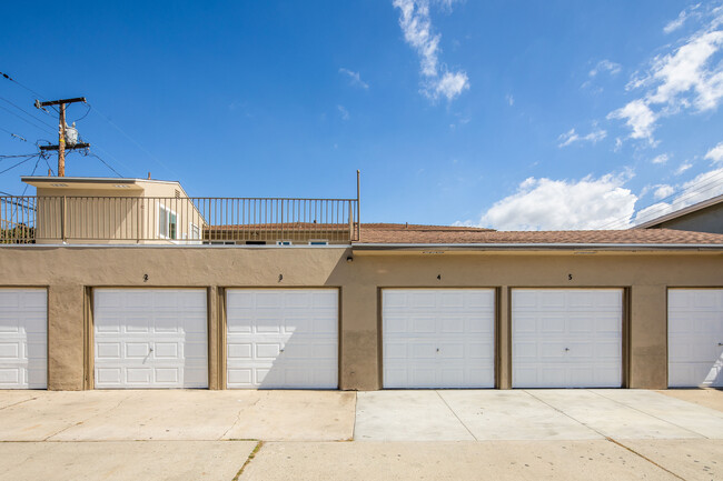 Building Photo - 216 E Burnett St