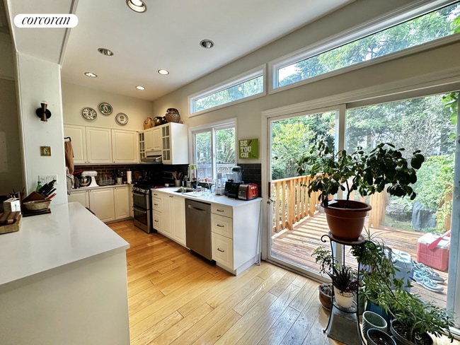 Primary Photo - 16 Prospect Pl