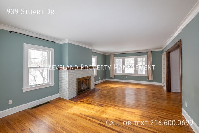 Building Photo - 939 Stuart Dr