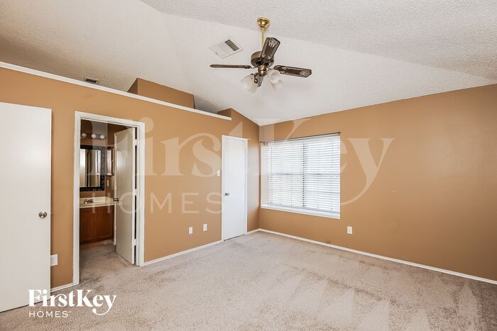 Building Photo - 2212 Thistlewood Ct