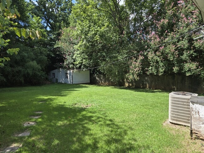 Building Photo - 4048 Dolly Ridge Rd