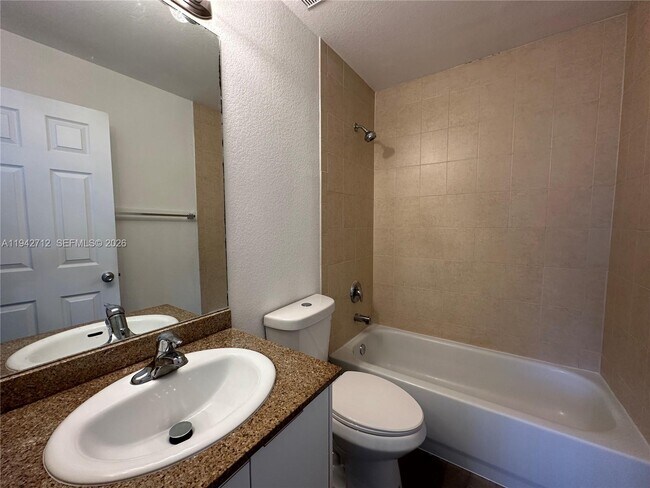 Building Photo - 322 NE 3rd St