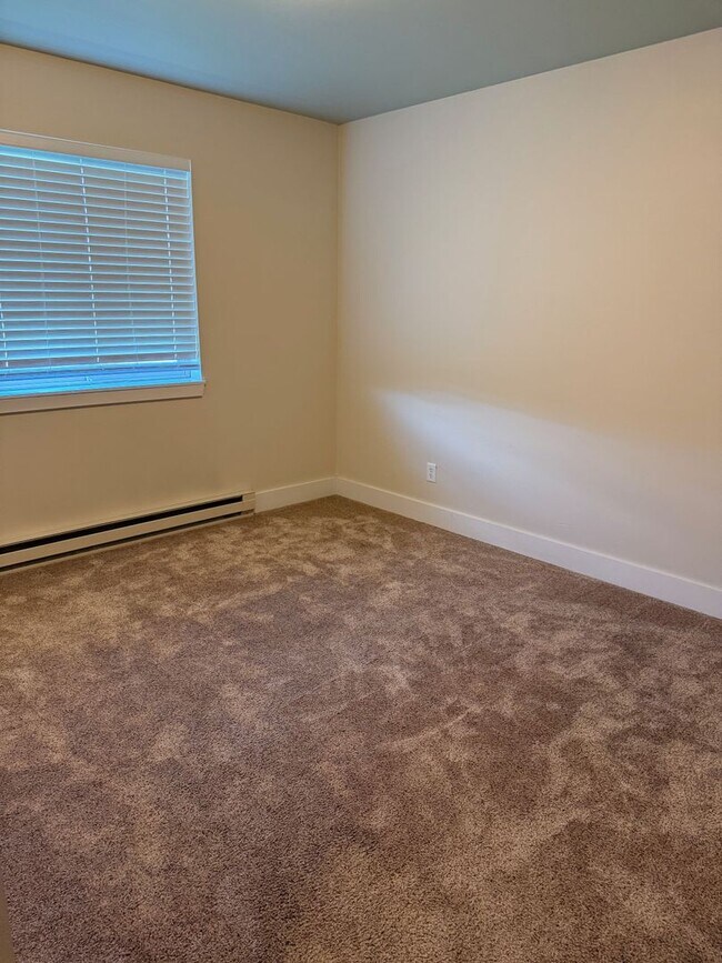 Building Photo - 3 Bedroom 2 Bathroom South of Bozeman!