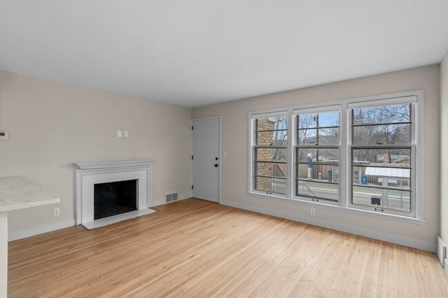 Building Photo - 4705 France Ave S
