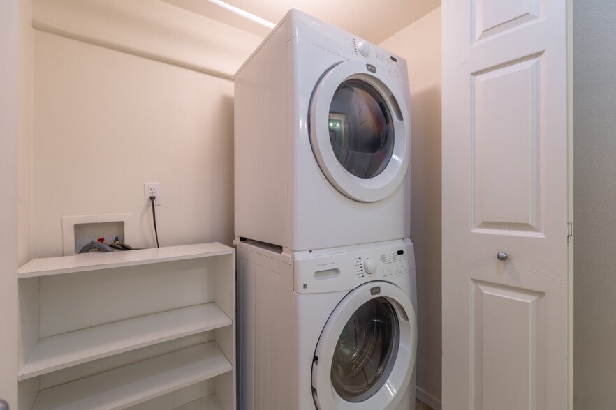 Wash/Dry Closet - 19153 SE Yamhill St