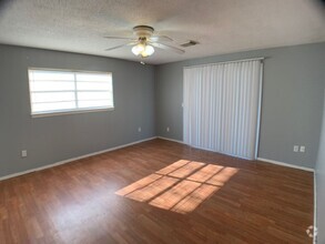 Building Photo - Edmond 3 bedroom!