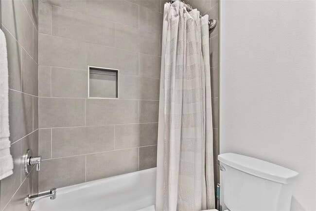 Building Photo - 7813 Mullen Dr