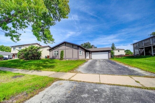 Building Photo - 17861 Princeton Ln