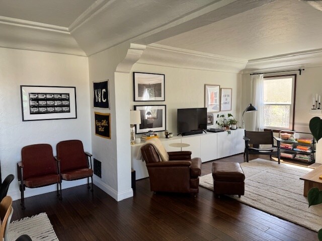 Building Photo - 1226 S Orange Grove Ave