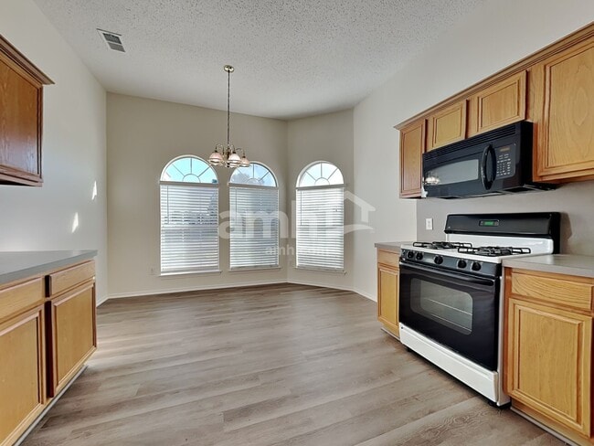 Building Photo - 217 Dartmouth Dr