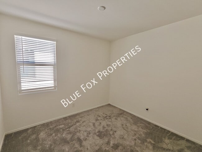 Building Photo - 9251 N Peridot Vis Ave