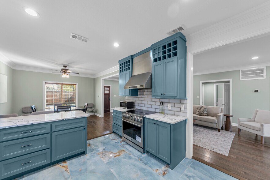 Building Photo - 3316 Inwood Rd