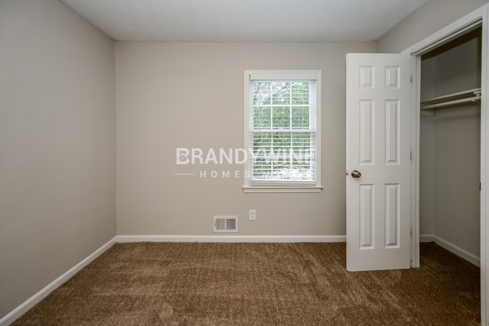 Building Photo - 95 Stone Wood Ln