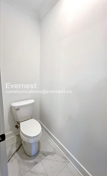 Building Photo - 174 Lynda Cir