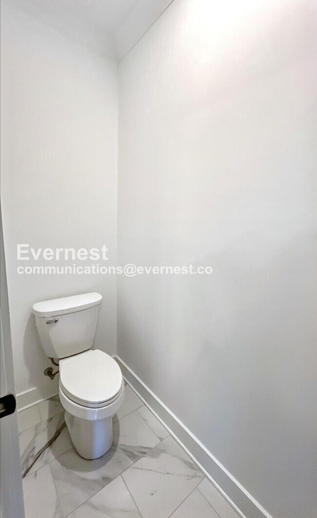 Building Photo - 174 Lynda Cir