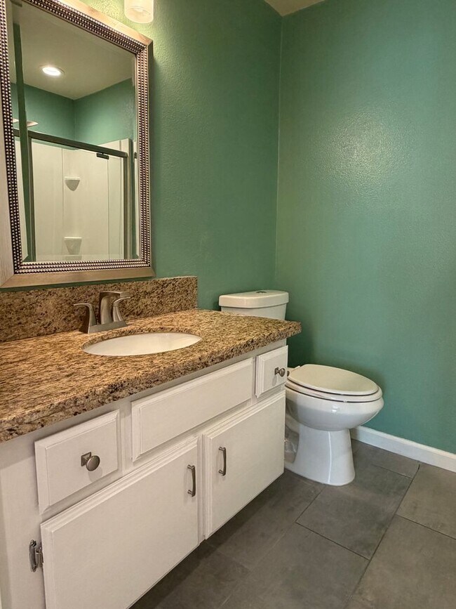Building Photo - Very Private Carriage Unit Available Now!