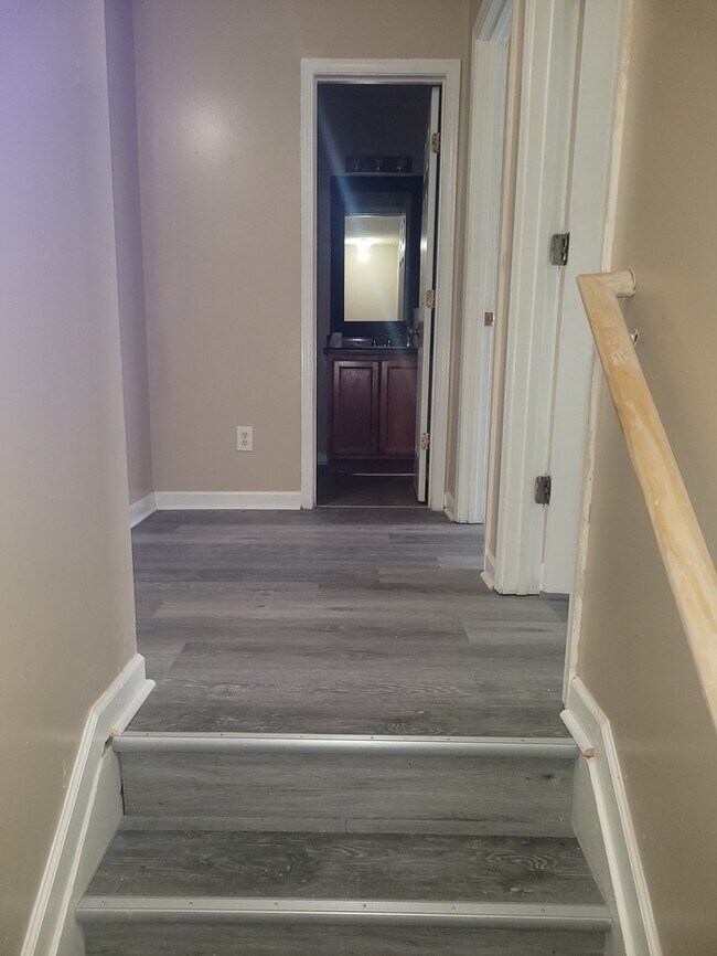 Building Photo - Four Bedroom Town Home Total Electric