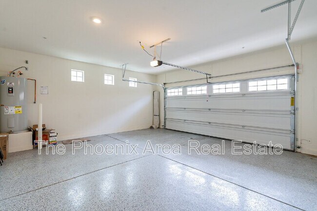 Building Photo - 4022 E Erie St