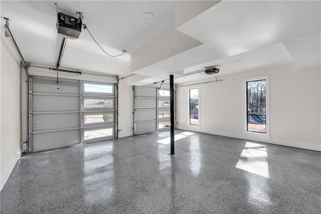 Building Photo - 2645 Shadow Woods Cir NE