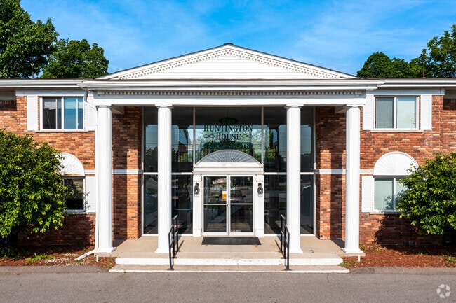 Building Photo - Huntington House Apartments