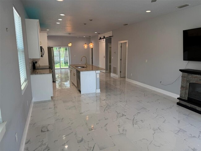 Building Photo - 1821 E Eskimo Ave